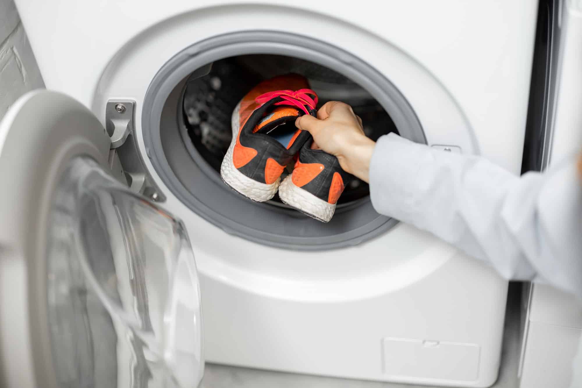 washing dirty shoes in the washing machine